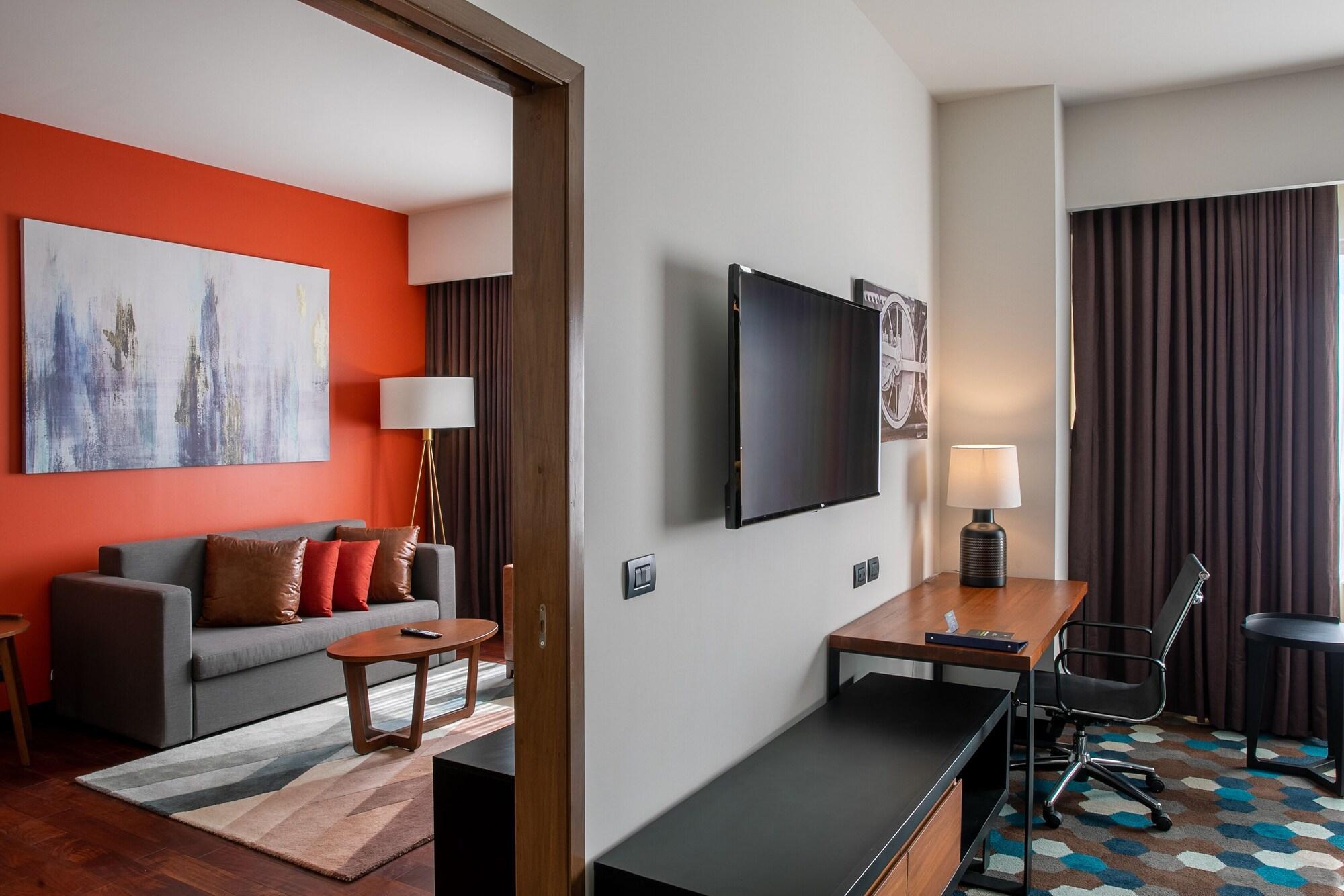 סלאיה Doubletree By Hilton Celaya מראה חיצוני תמונה