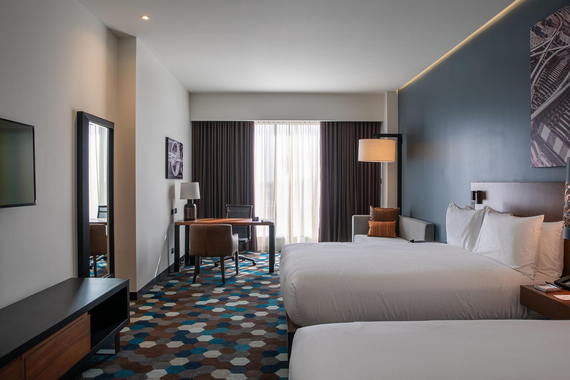 סלאיה Doubletree By Hilton Celaya מראה חיצוני תמונה