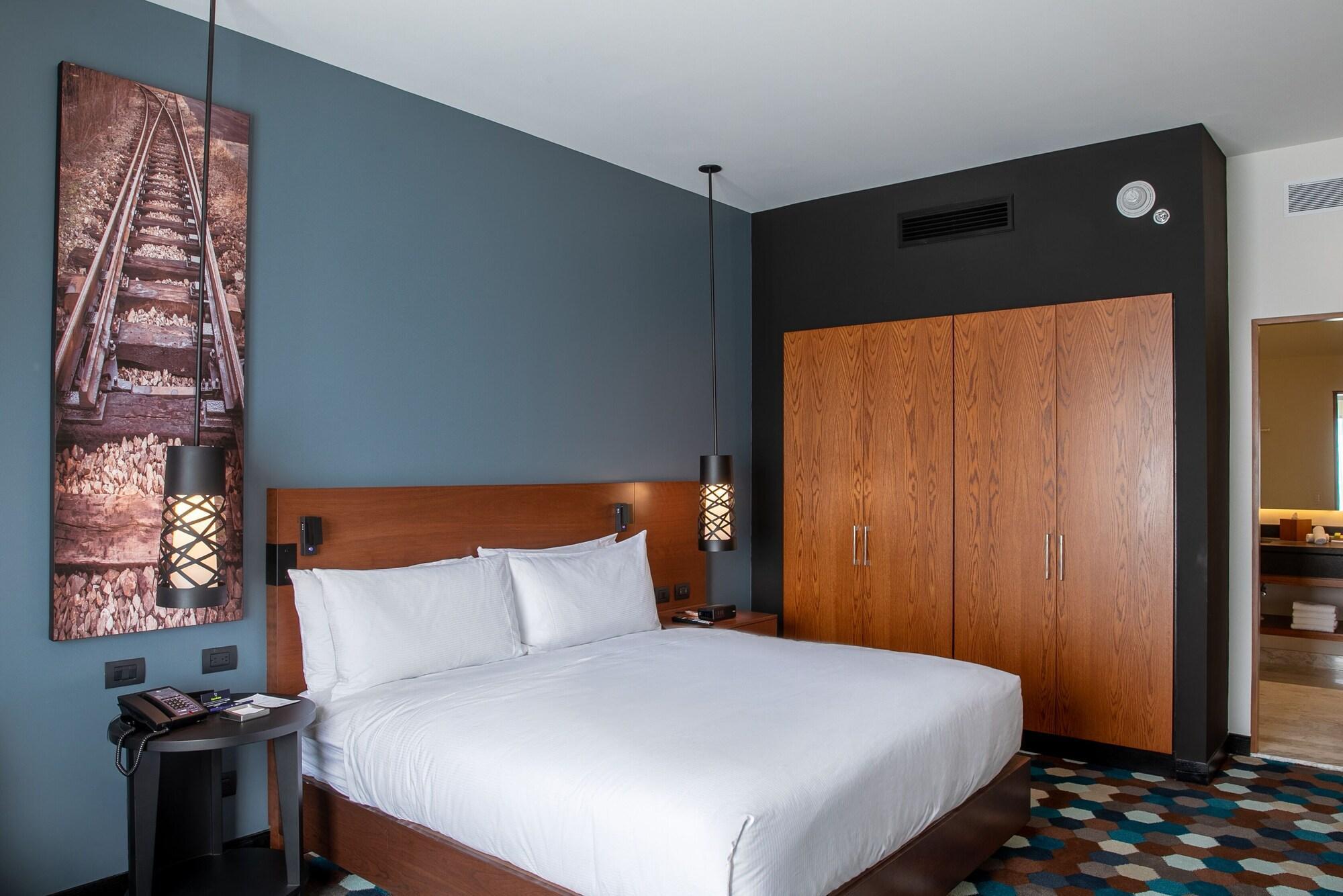 סלאיה Doubletree By Hilton Celaya מראה חיצוני תמונה