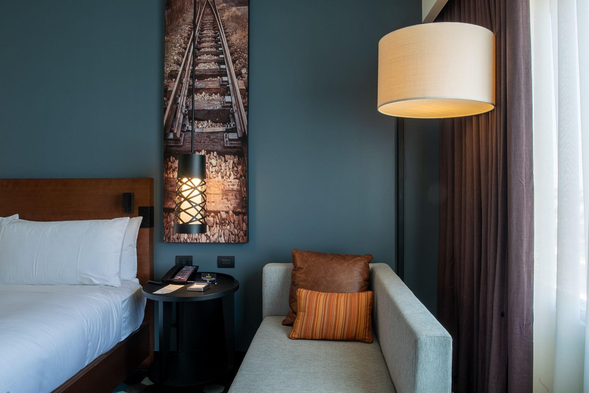 סלאיה Doubletree By Hilton Celaya מראה חיצוני תמונה