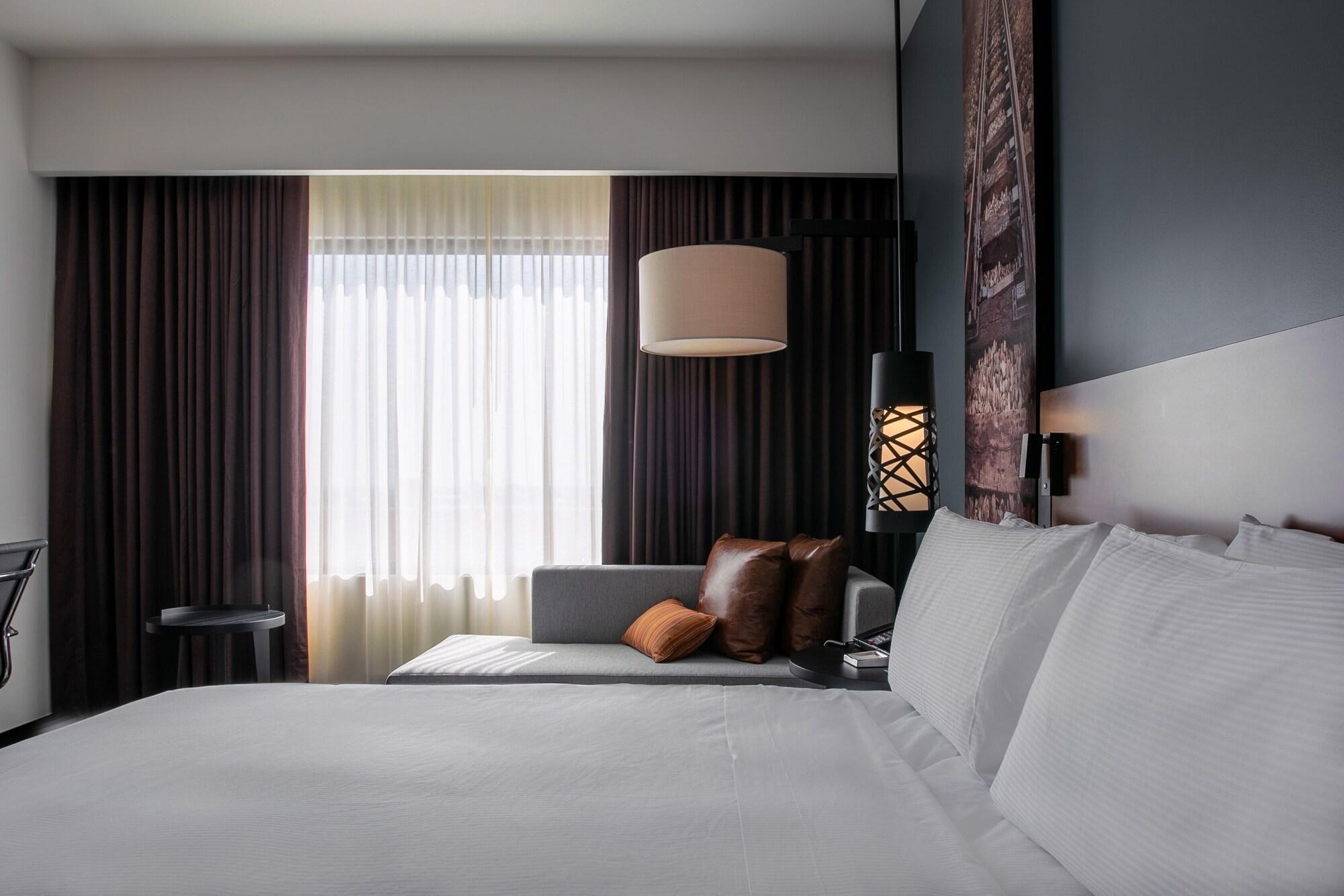 סלאיה Doubletree By Hilton Celaya מראה חיצוני תמונה