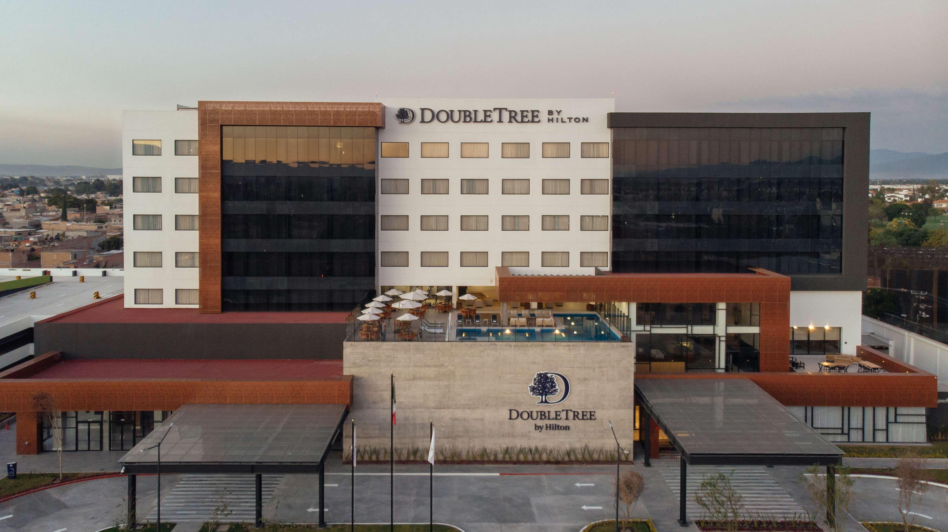 סלאיה Doubletree By Hilton Celaya מראה חיצוני תמונה