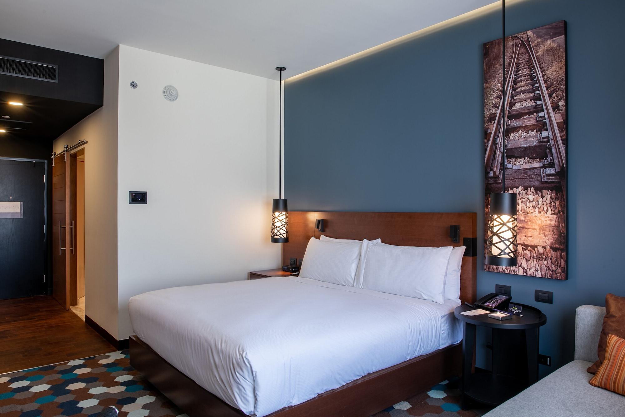 סלאיה Doubletree By Hilton Celaya מראה חיצוני תמונה