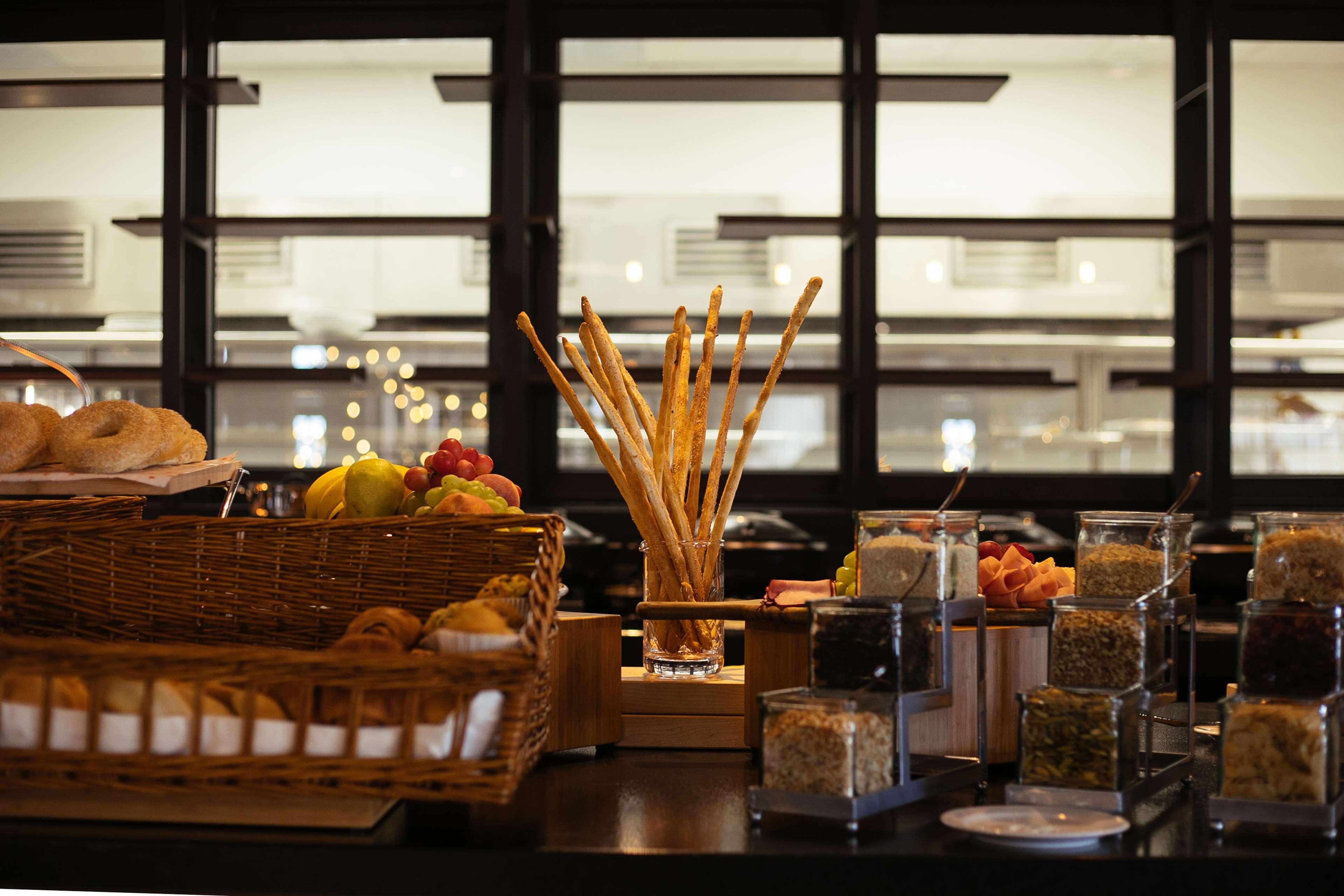 סלאיה Doubletree By Hilton Celaya מראה חיצוני תמונה