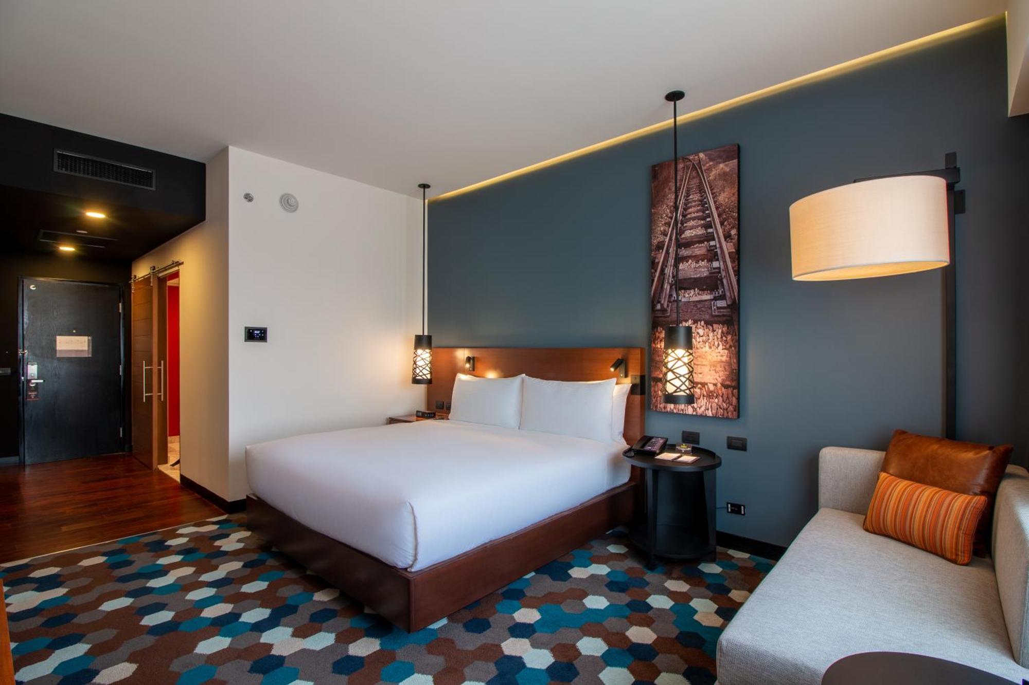 סלאיה Doubletree By Hilton Celaya מראה חיצוני תמונה