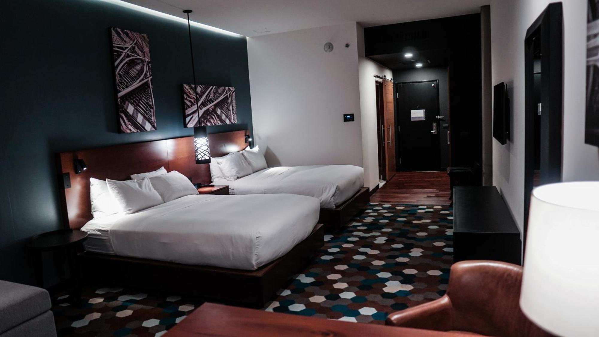 סלאיה Doubletree By Hilton Celaya מראה חיצוני תמונה