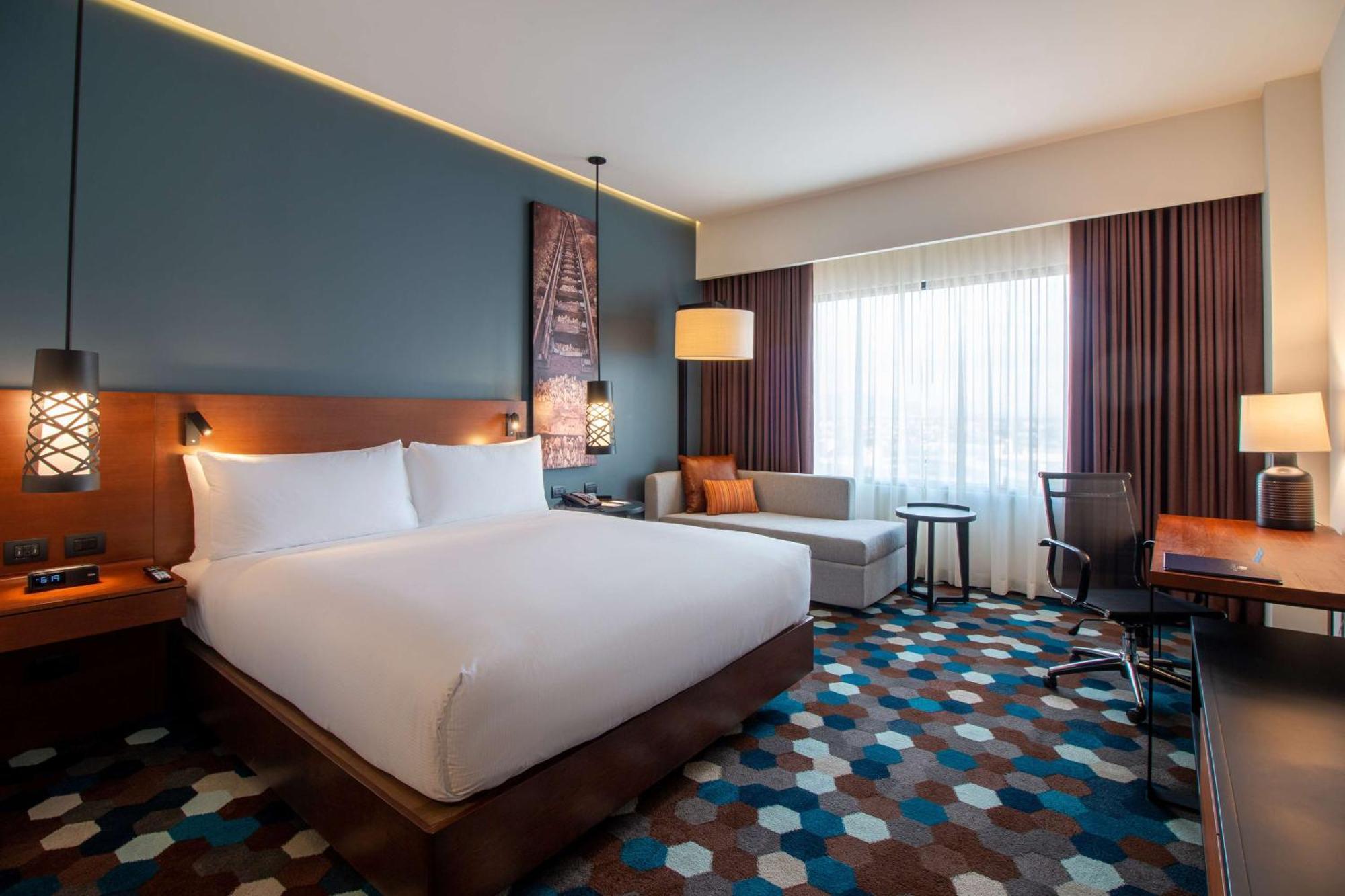 סלאיה Doubletree By Hilton Celaya מראה חיצוני תמונה